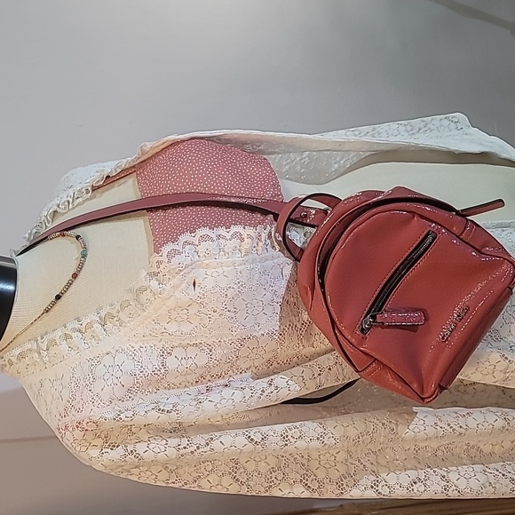 White lace blouse vintage by Carefree Fashions out of Scottsdale AZ size… - Picture 11 of 13